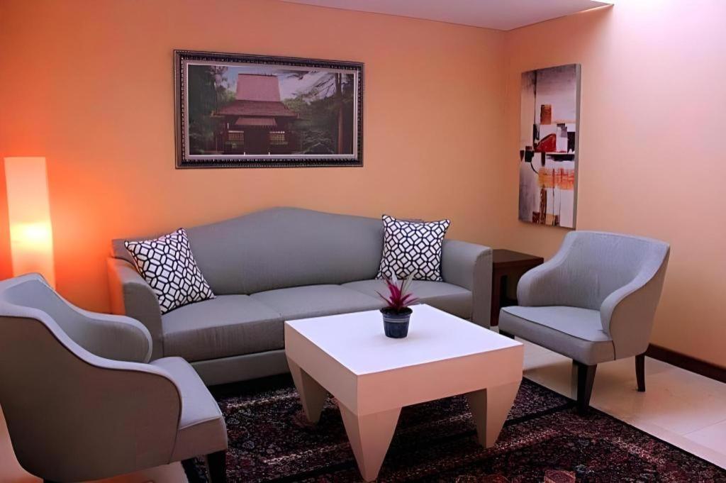 Grand Qin Hotel Banjarbaru Kültér fotó