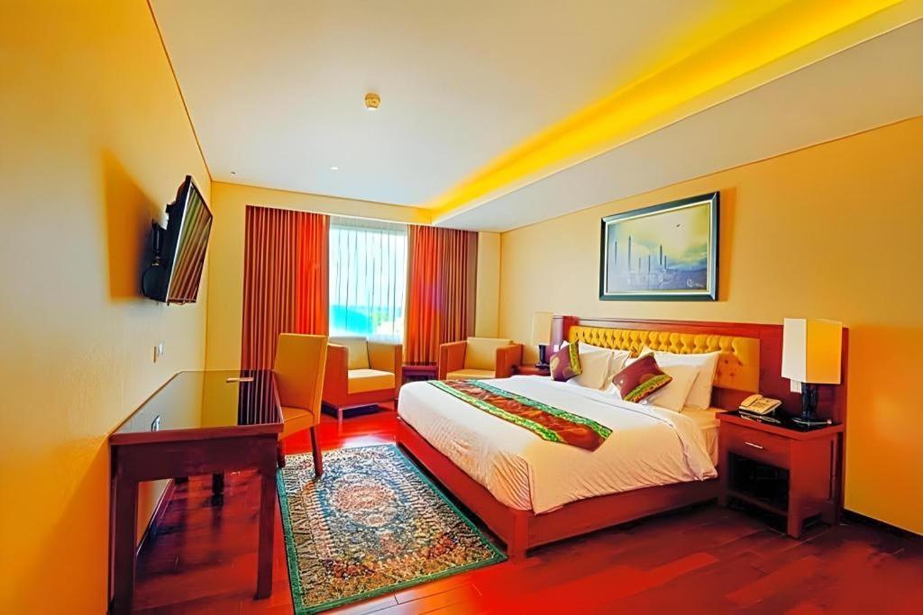 Grand Qin Hotel Banjarbaru Kültér fotó