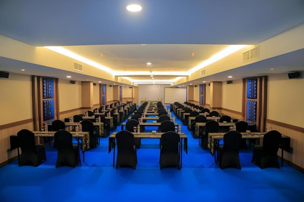 Grand Qin Hotel Banjarbaru Kültér fotó