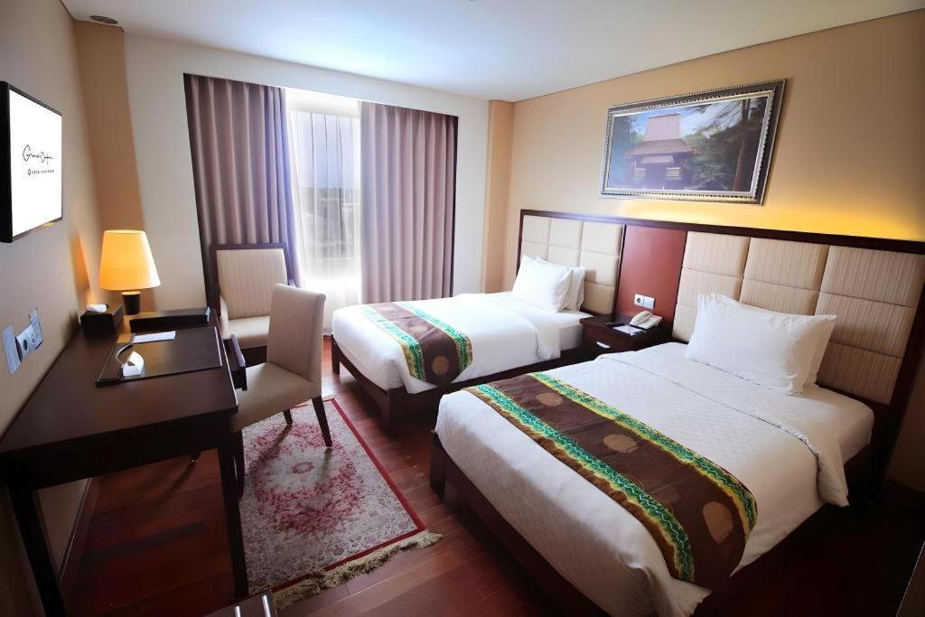 Grand Qin Hotel Banjarbaru Kültér fotó