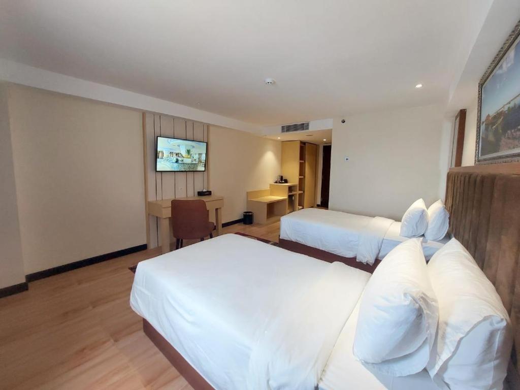 Grand Qin Hotel Banjarbaru Kültér fotó