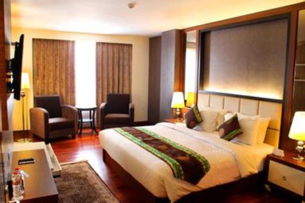 Grand Qin Hotel Banjarbaru Kültér fotó