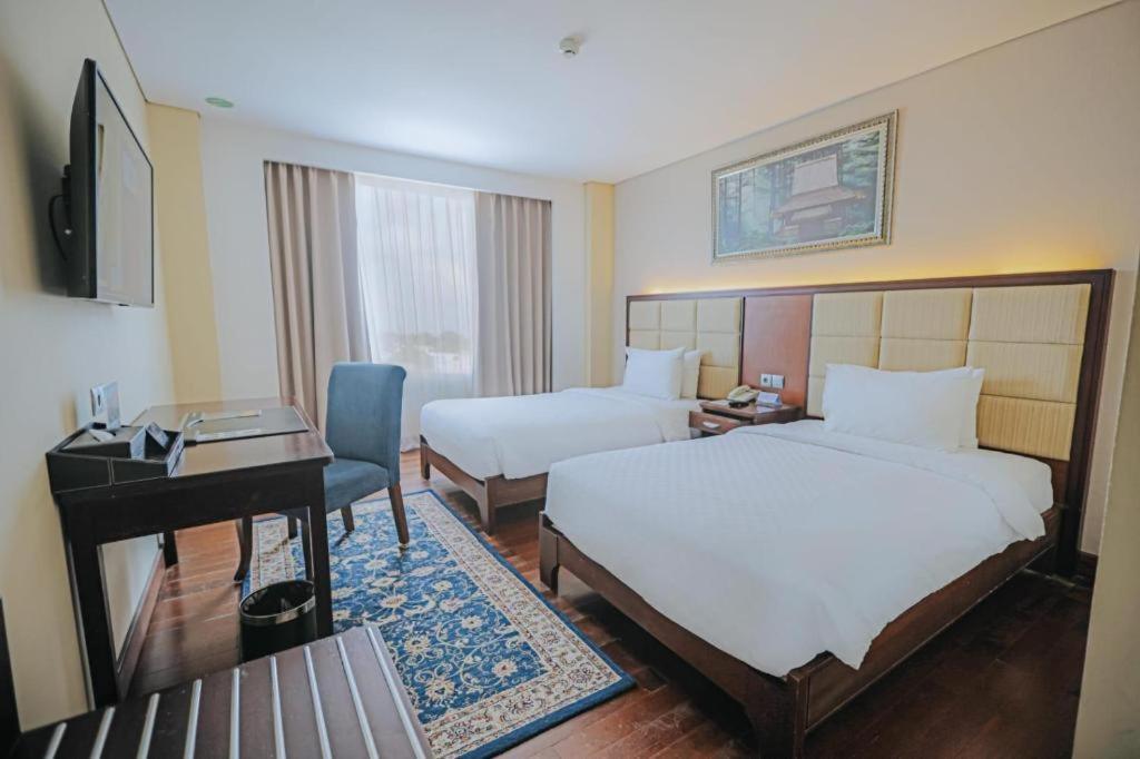 Grand Qin Hotel Banjarbaru Kültér fotó