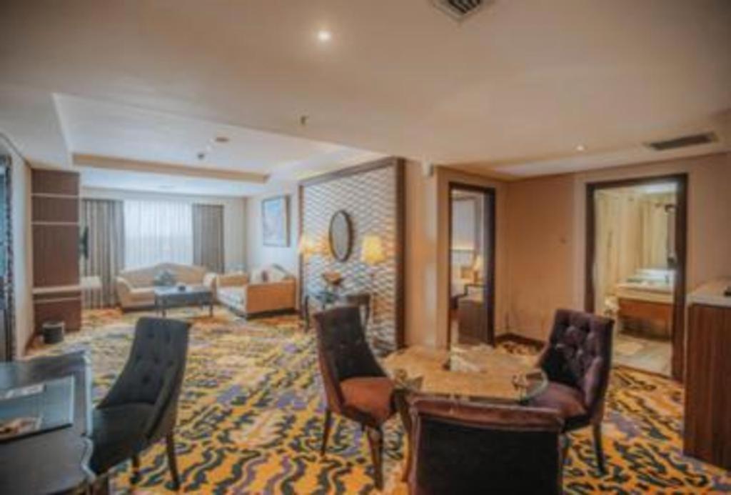 Grand Qin Hotel Banjarbaru Kültér fotó