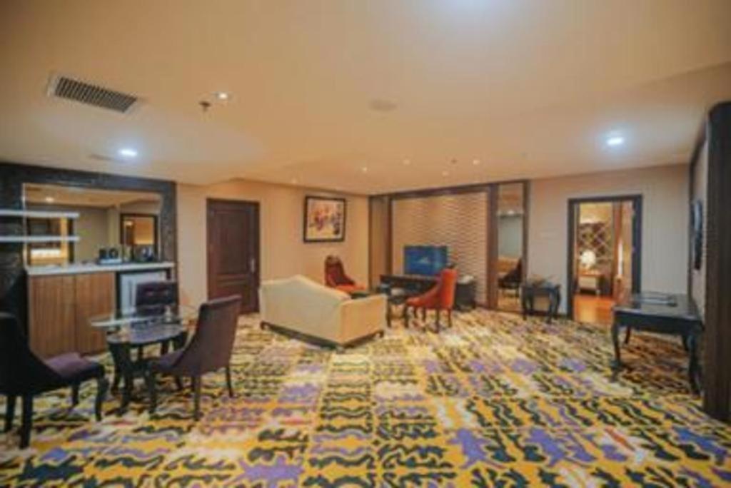 Grand Qin Hotel Banjarbaru Kültér fotó