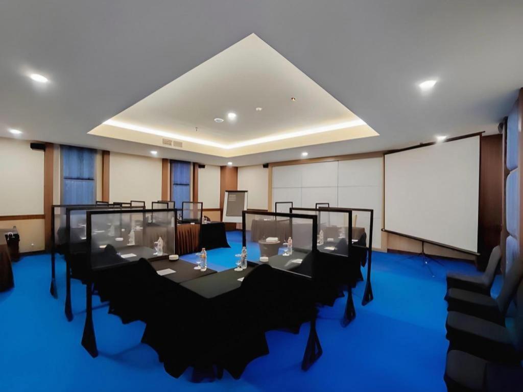 Grand Qin Hotel Banjarbaru Kültér fotó