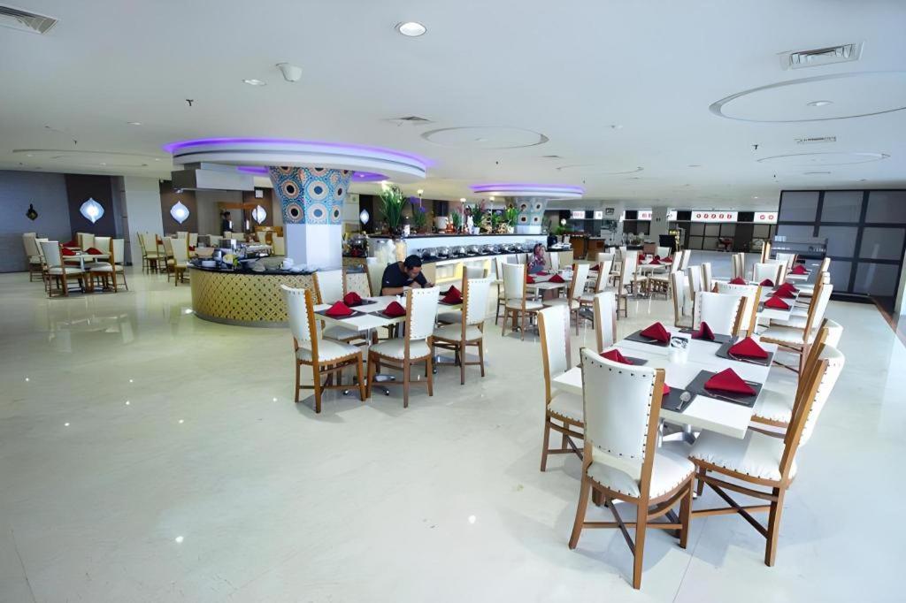 Grand Qin Hotel Banjarbaru Kültér fotó
