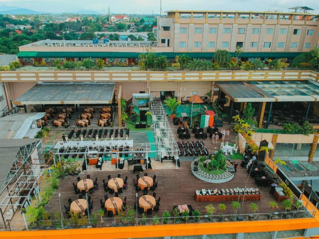 Grand Qin Hotel Banjarbaru Kültér fotó