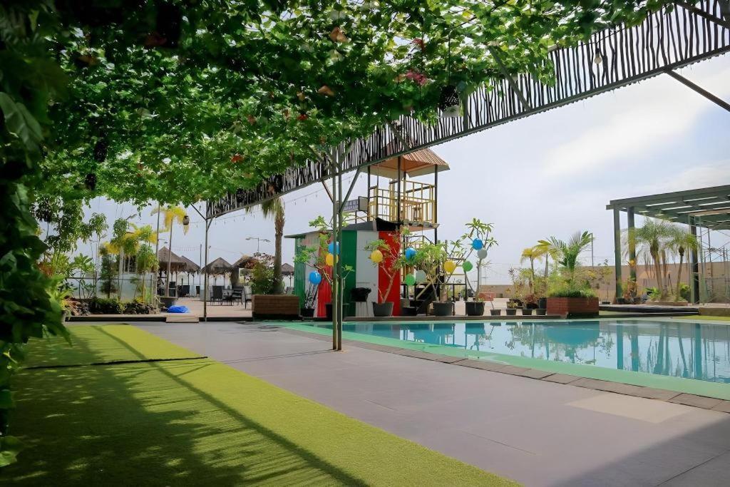 Grand Qin Hotel Banjarbaru Kültér fotó