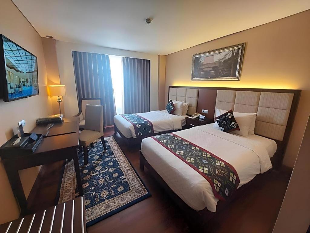 Grand Qin Hotel Banjarbaru Kültér fotó