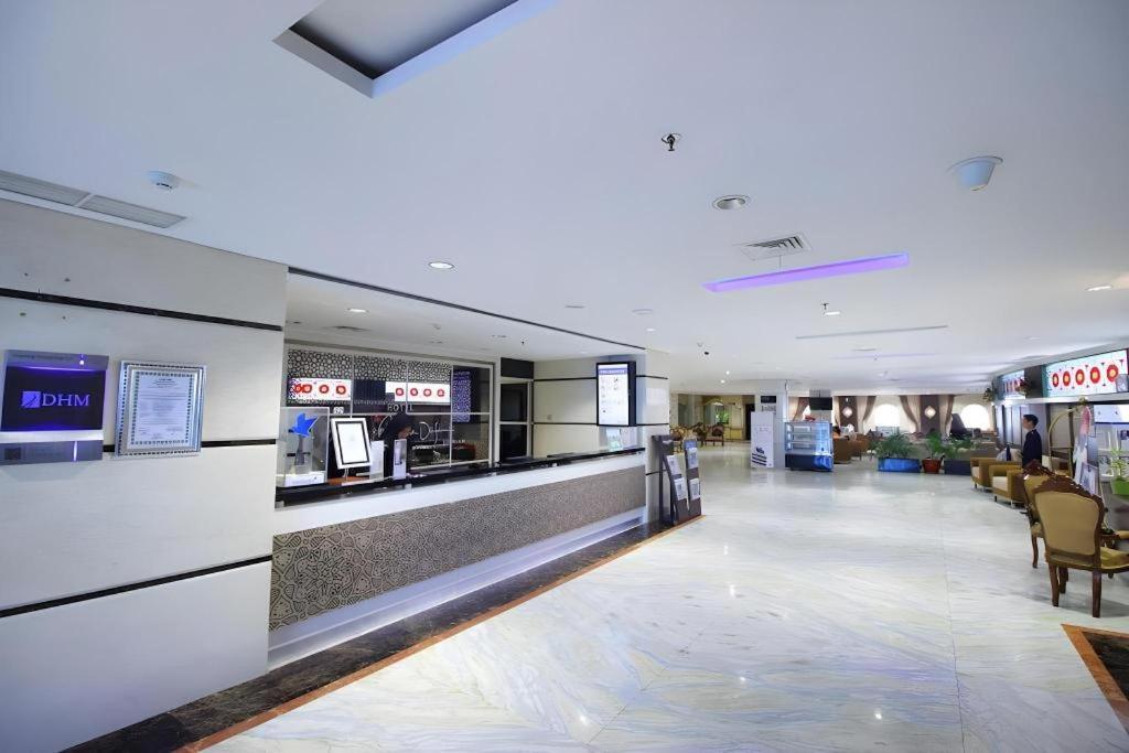 Grand Qin Hotel Banjarbaru Kültér fotó