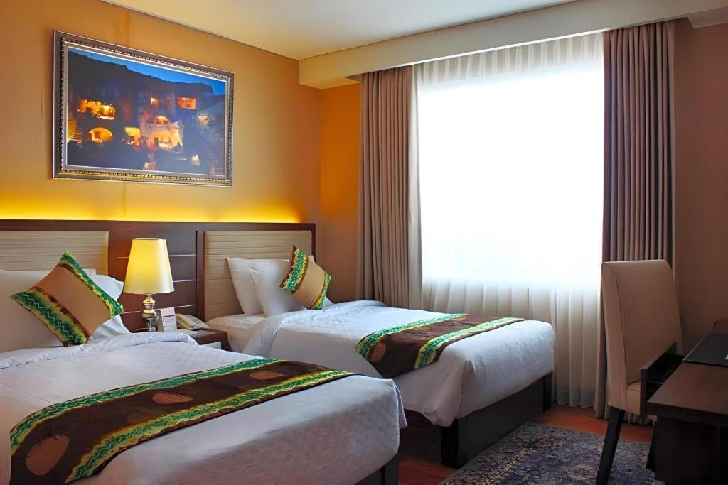 Grand Qin Hotel Banjarbaru Kültér fotó