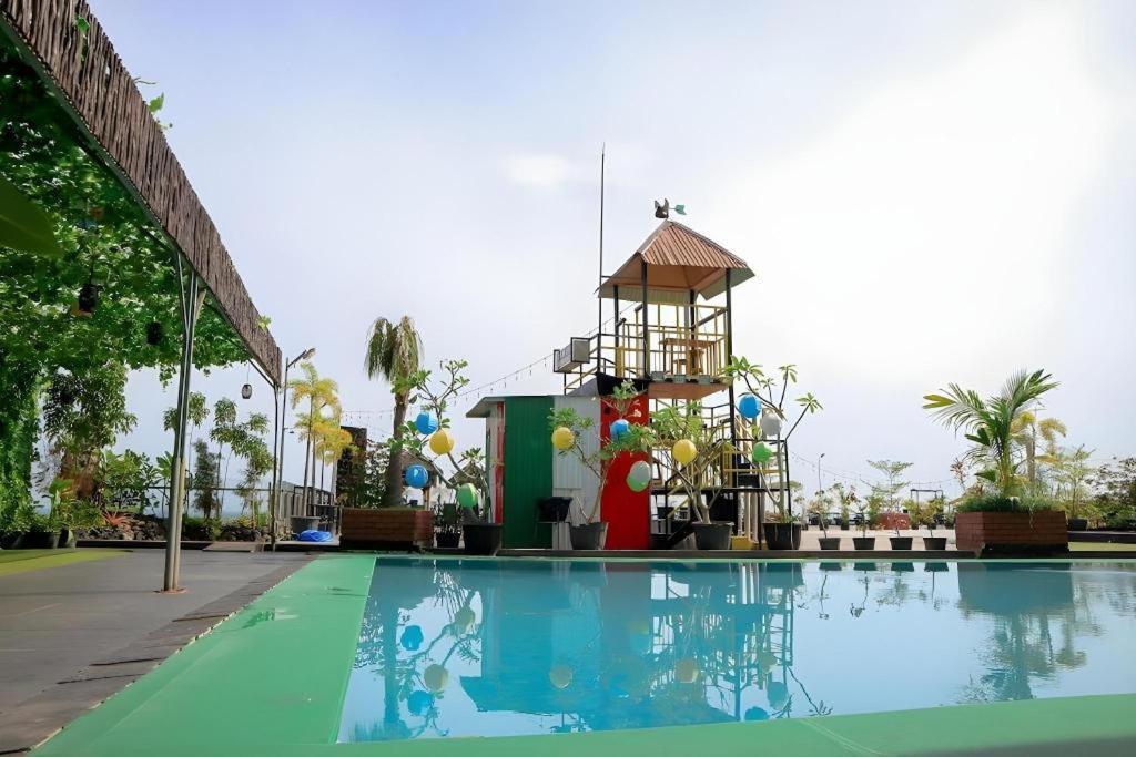 Grand Qin Hotel Banjarbaru Kültér fotó