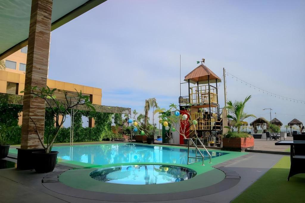 Grand Qin Hotel Banjarbaru Kültér fotó