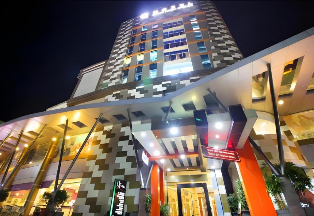 Grand Qin Hotel Banjarbaru Kültér fotó