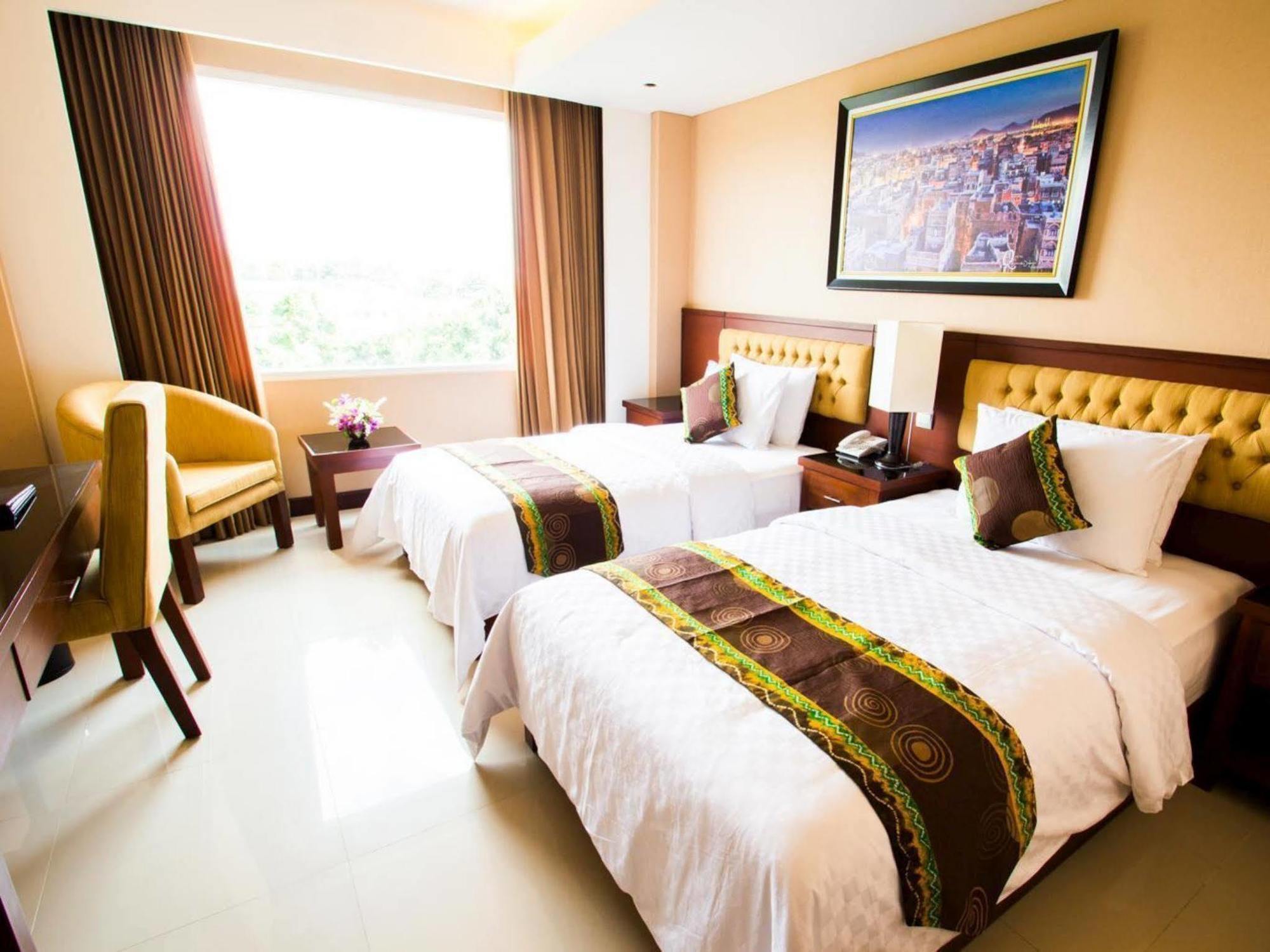 Grand Qin Hotel Banjarbaru Kültér fotó